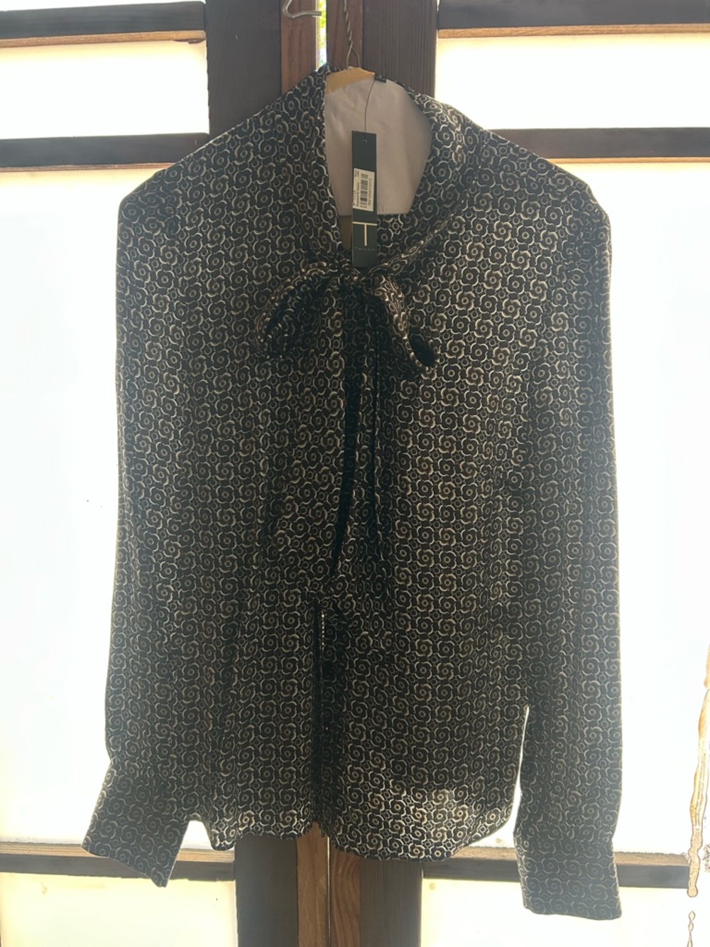 Tahari Black & Cream Tie-Neck Printed Blouse